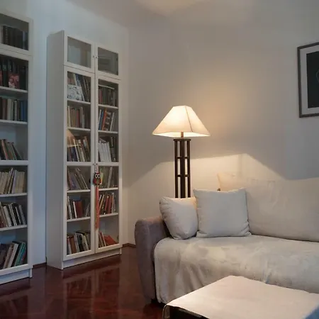 Centre Split Apartment Trina