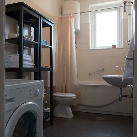 公寓 Centre Split Apartment Trina